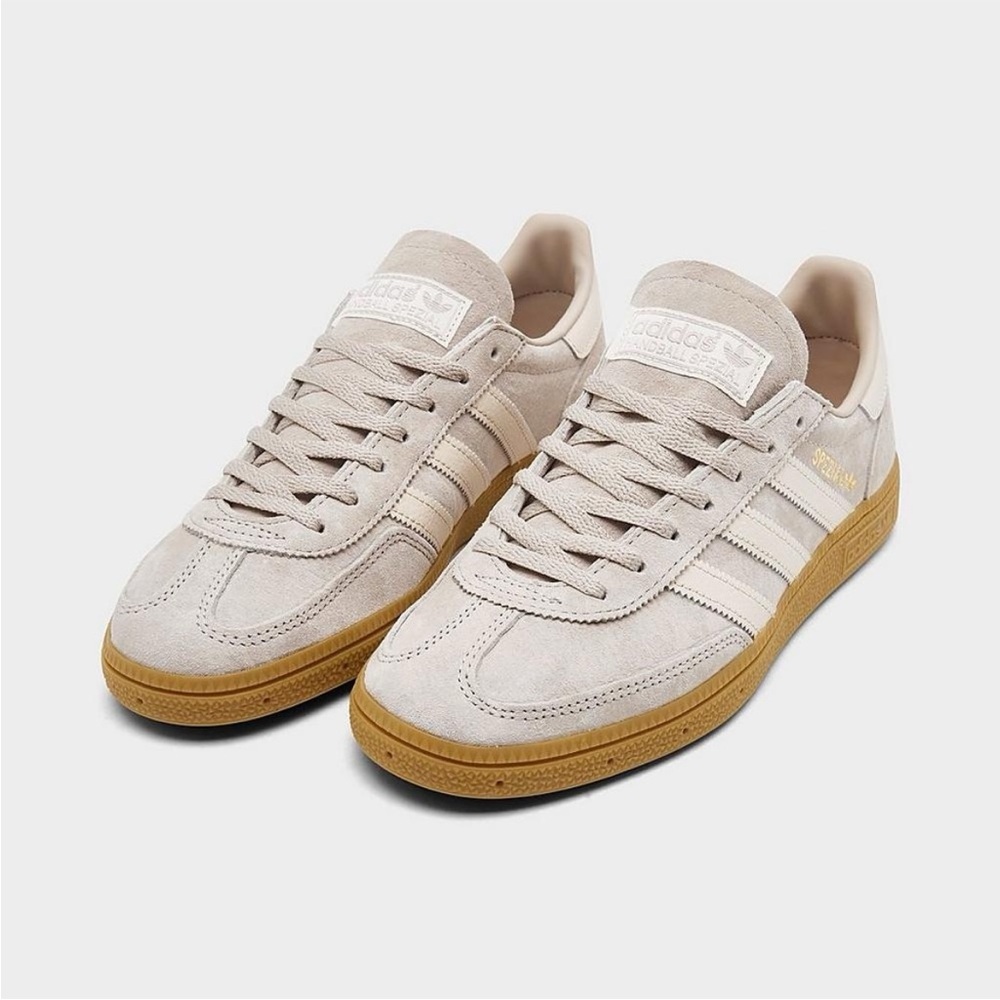 adidas Originals Gazelle Sneakers in Cream and Gum - Picture 3 of 9